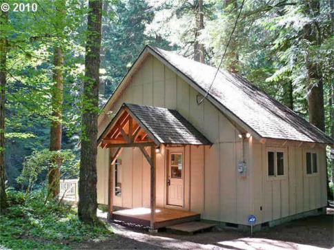 Mouint Hood National Forest Leased Land cabin on Camp Creek in the Mt. Hood National Forest