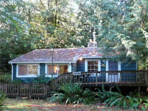 Salmon Riverfront Cabin