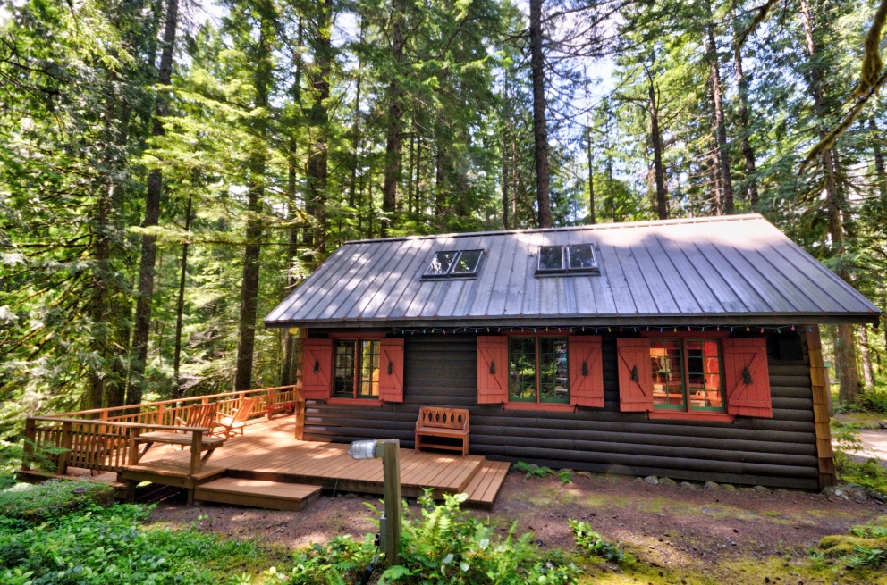 Mt. Hood Log Cabin on Camp Creek