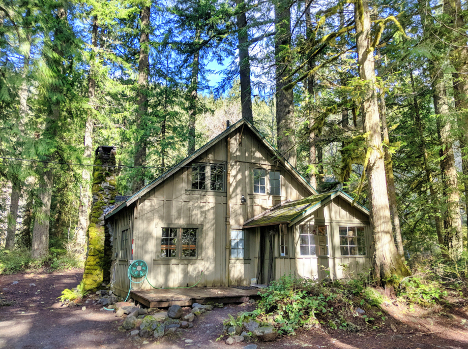 Zig Zag Riverfront Cabin in the Mt. Hood National Forest