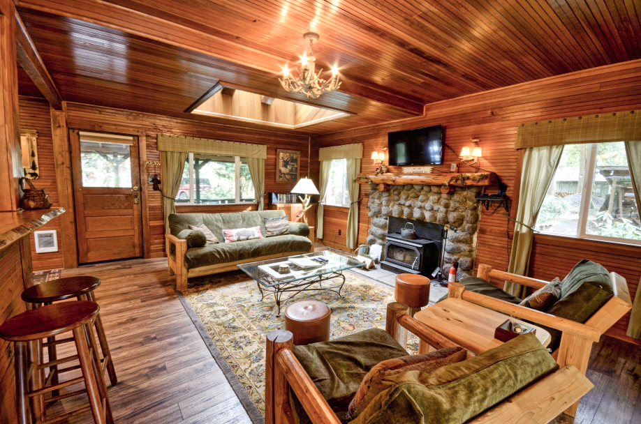 Living room of a 1925 cabin on the Salmon River