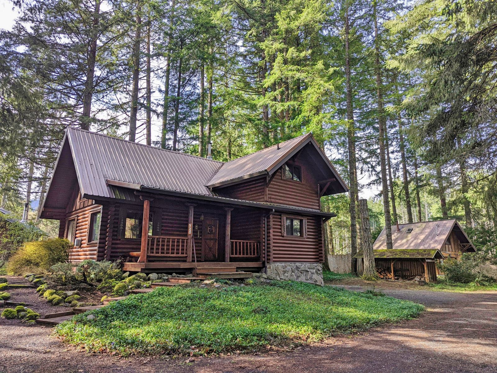 Mt. Hood Log Cabin in Welches Oregon