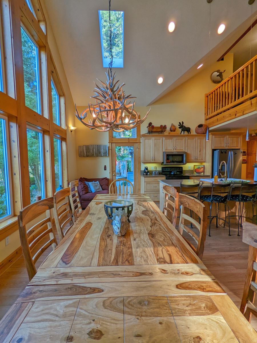 Dining Room in Mt. Hood Vacation Rental for sale