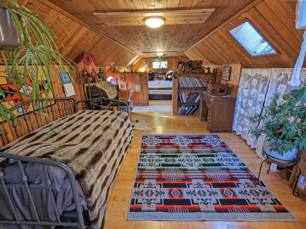 Bedroom in Clear Creek Homestead