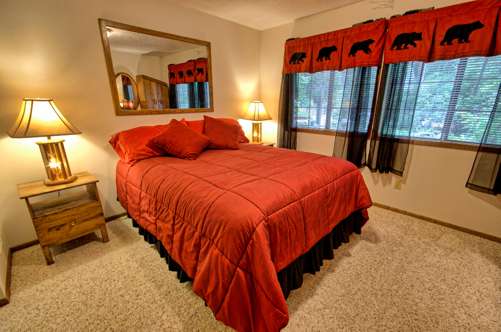 Bedroom at Twinberry Loop house in Welches Oregon