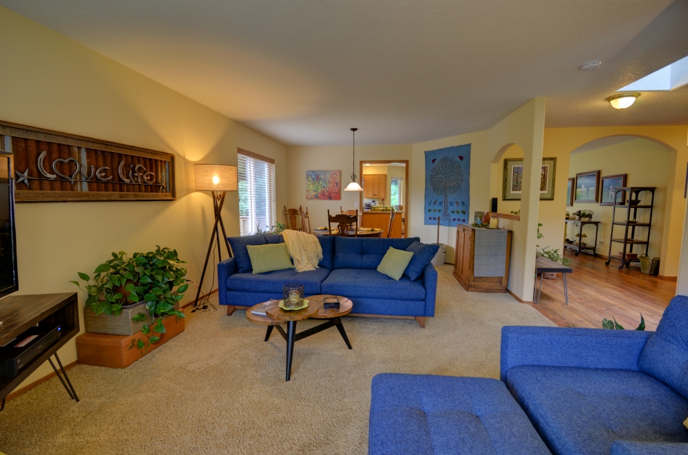 Living Room at Reich Court One Level in Sandy Oregon