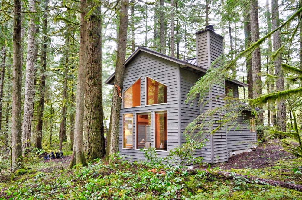 Mt. Hood National Forest Service cabin in Rhododendron Oregon 