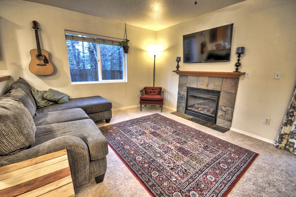 Living room of townhouse on Twinberry Loop in Welches, Oregon