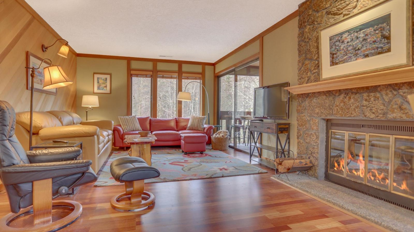 Living Room of Shadow Hawk Condo on the Salmon River near Mt. Hood