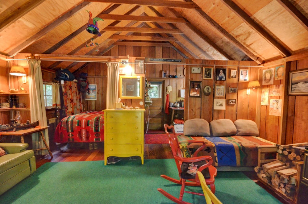 Original 1922 Classic Brightwood Oregon Cabin near the Salmon River