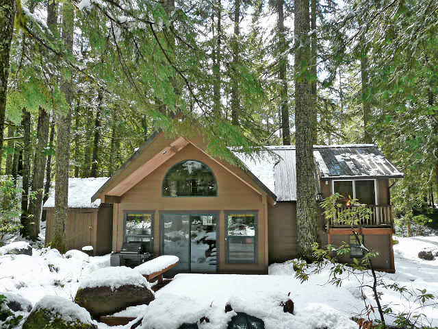 Zig ZagRiverfront Cabin