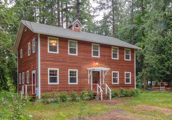 Hand crafted Sandy Riverfront Home in Sandy Oregon