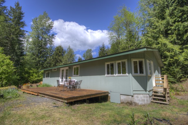 Sunny Deck Rhododendron Oregon 