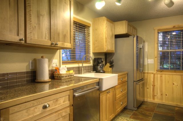 Terrace DRive Rhododendron Oregon Updated Kitchen