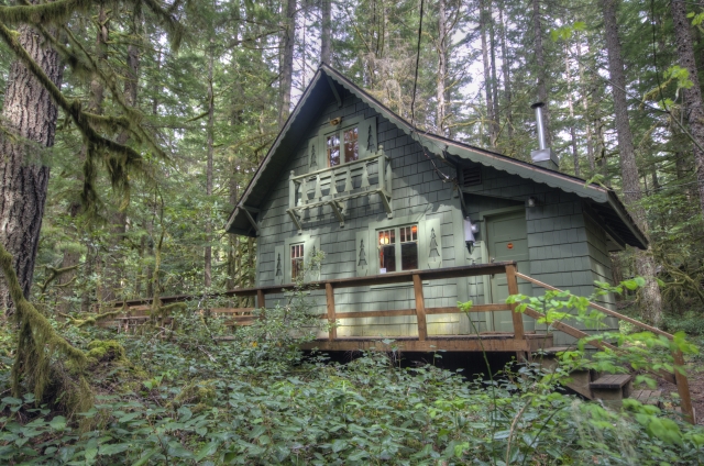 Mt. Hood National Forest Cabin on the Zig Zag River