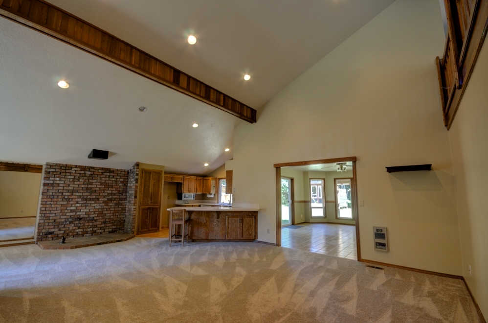 Four Bedroom Home on Twinberry Loop in Welches Oregon