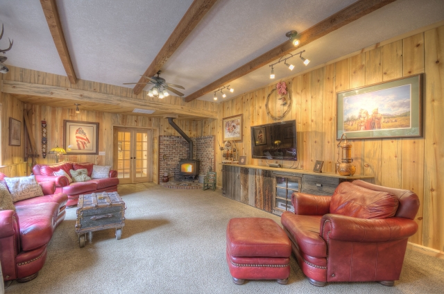 Family Room at the Clear Creek House on LoLo Pass Road in Rhododendron