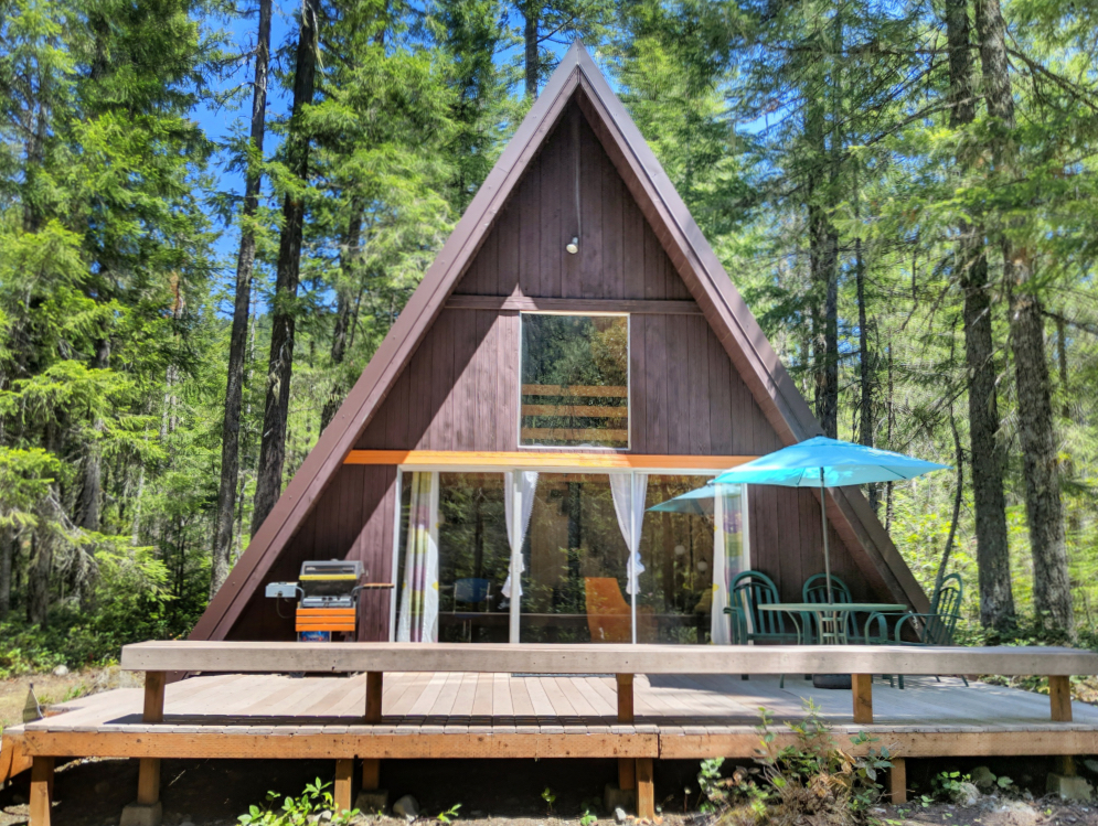 Super sunny location in the Mt. Hood National Forest with A-frame
