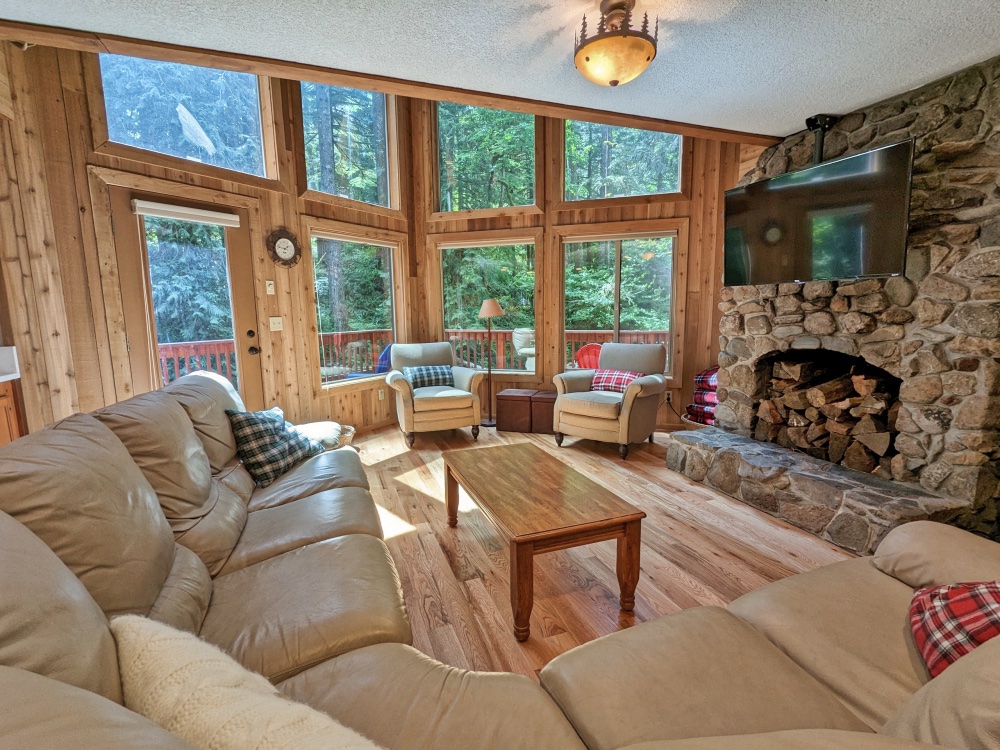Mt. Hood Still Creek Cabin Living Room