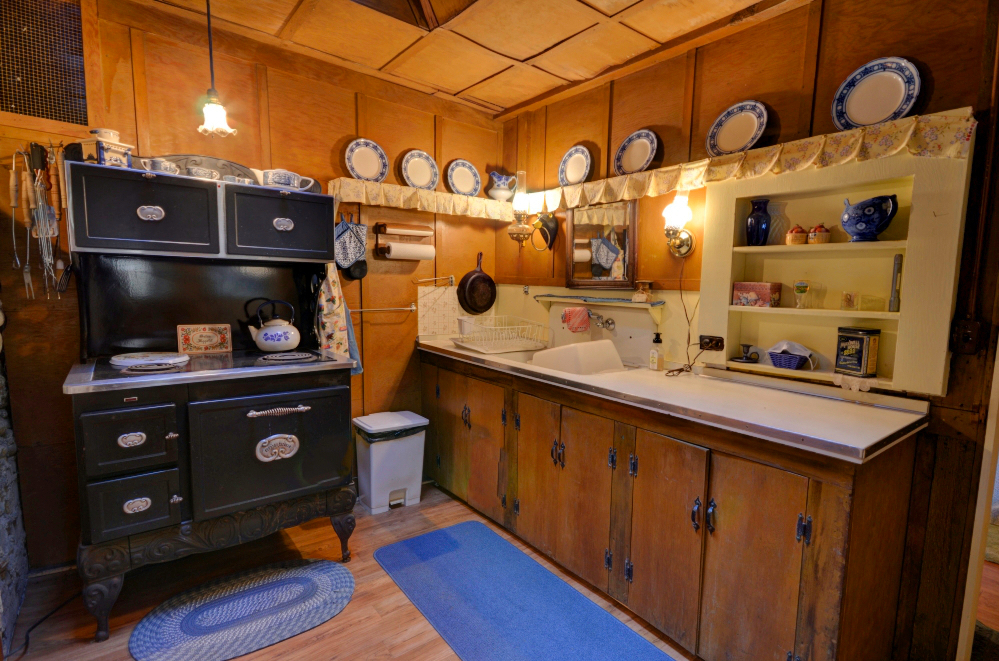 1925 Mt. Hood National Forest Cabin