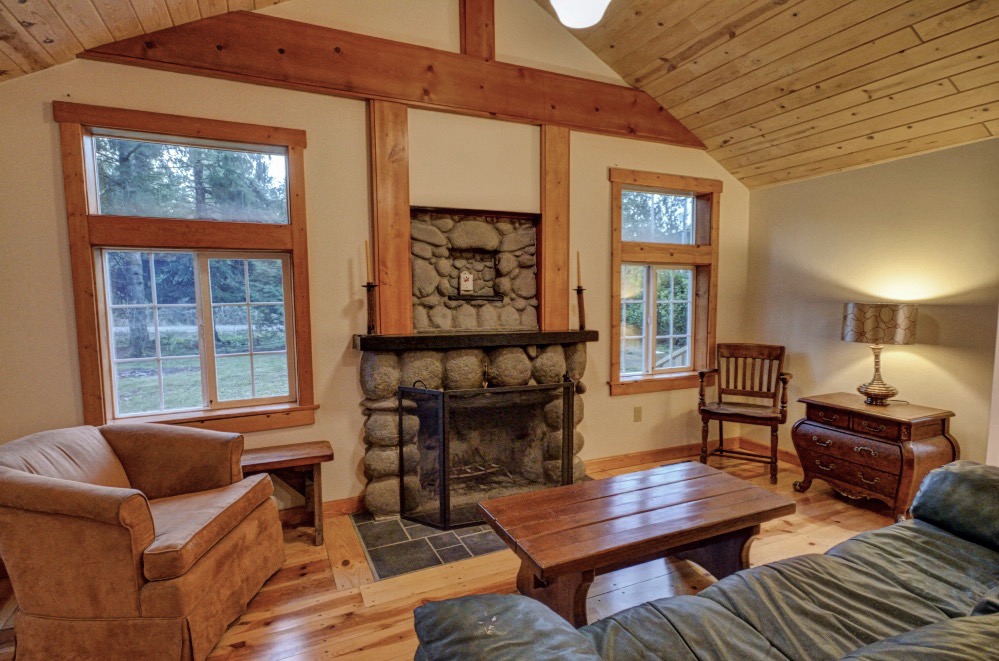 Sleepy Hollow Drive on Mt Hood near Sandy Craftsman Style cabin