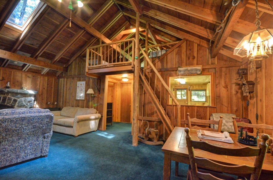 Rustic Mt. Hood Cabin Near Mt. Hood